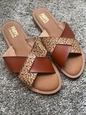 Faryl by Farylrobin Tan & Leopard Slide Sandals Size 7